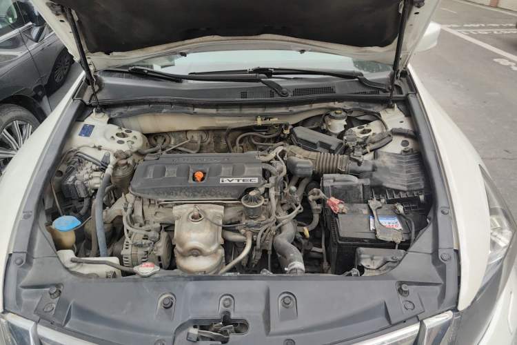 Used Honda Accord 2013 2.0L SE Engine Bay