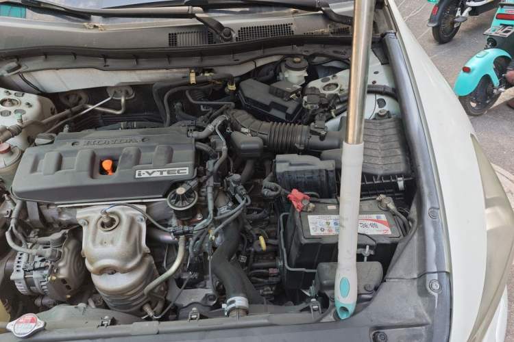 Used Honda Accord 2013 2.0L SE Engine Bay Left