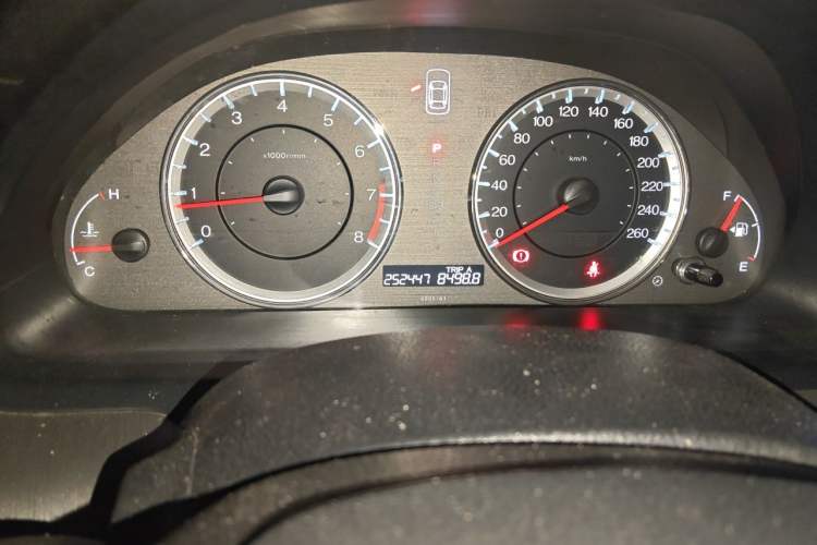 Used Honda Accord 2013 2.0L SE Odometer Close Up