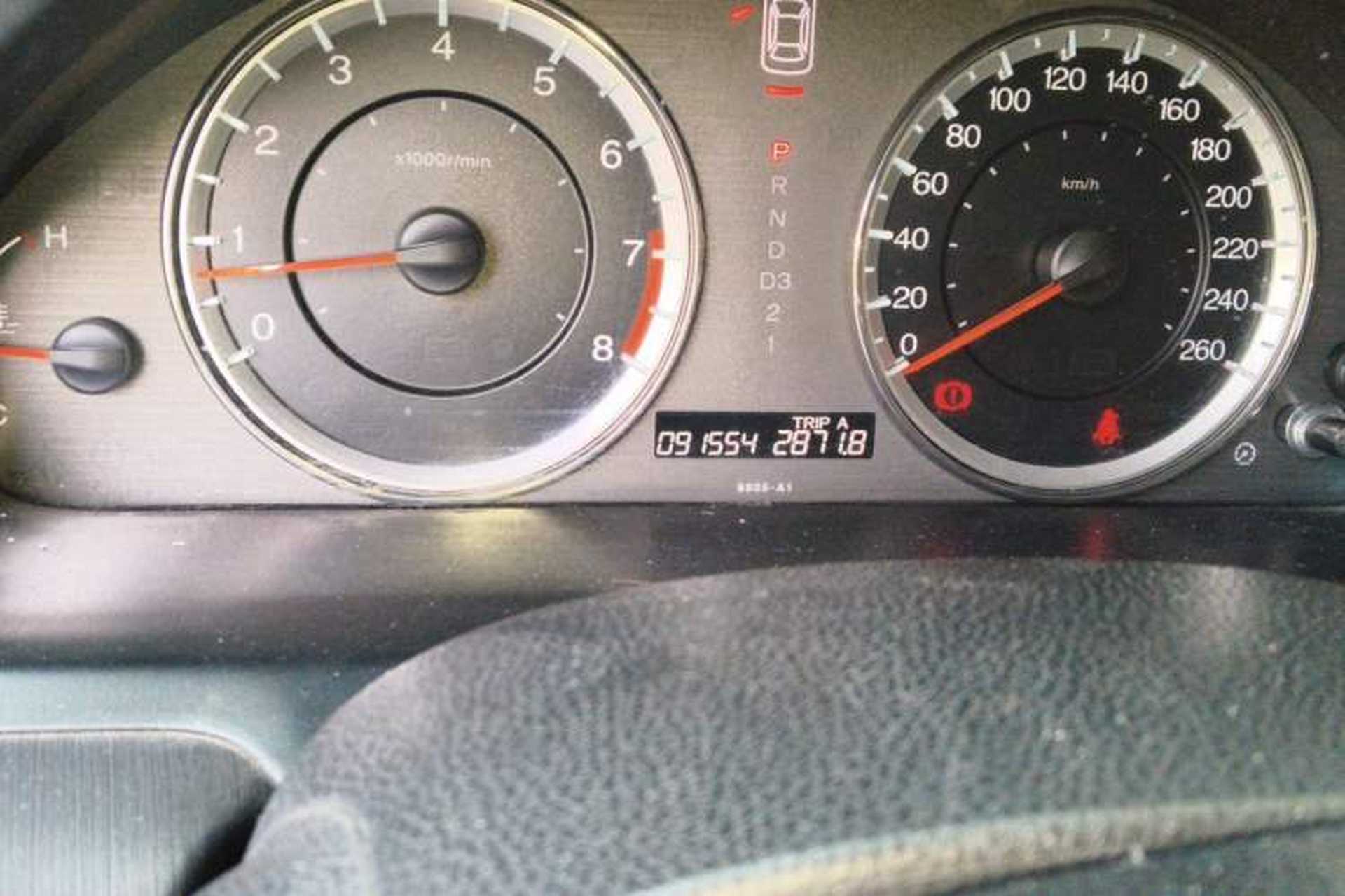 Used Honda Accord 2013 2.0L LX Odometer Close Up