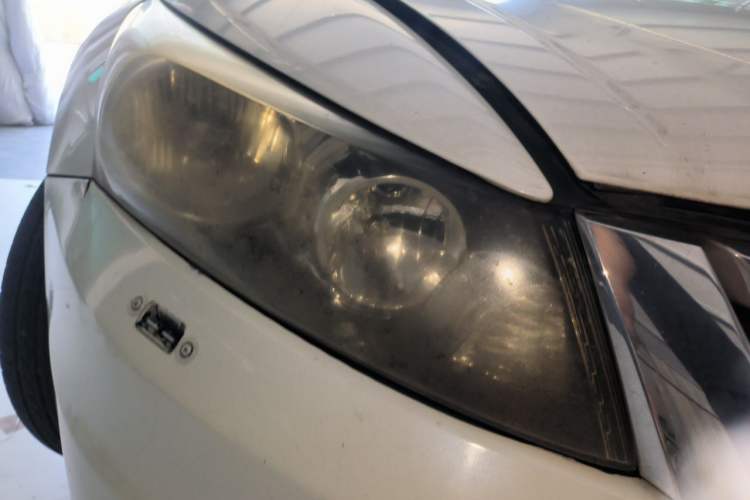 Used Honda Accord 2013 2.0L SE Right Front Headlight