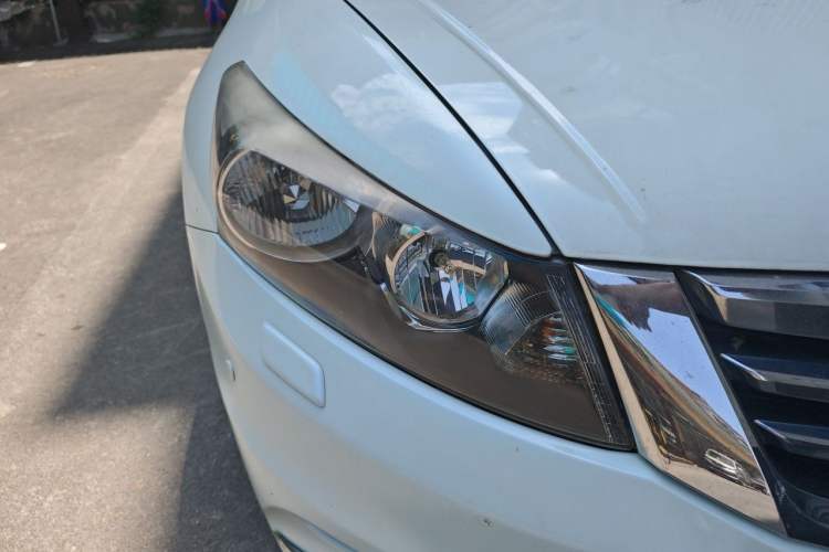 Used Honda Accord 2013 2.0L SE Right Front Headlight