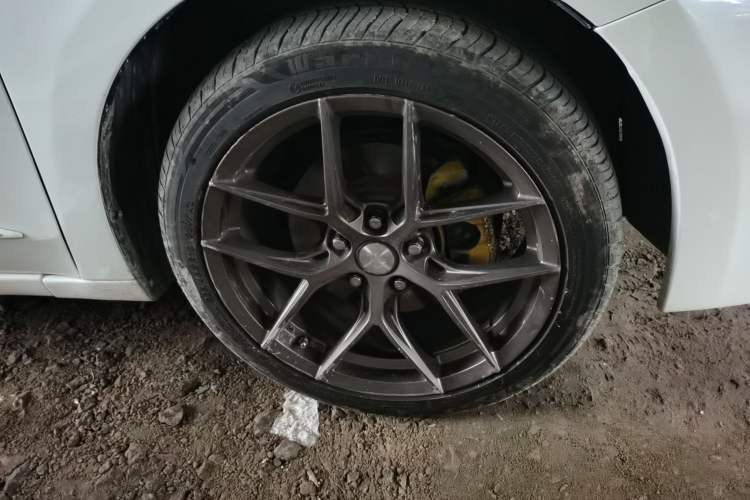 Used Honda Accord 2013 2.0L SE Right Front Wheel Hub