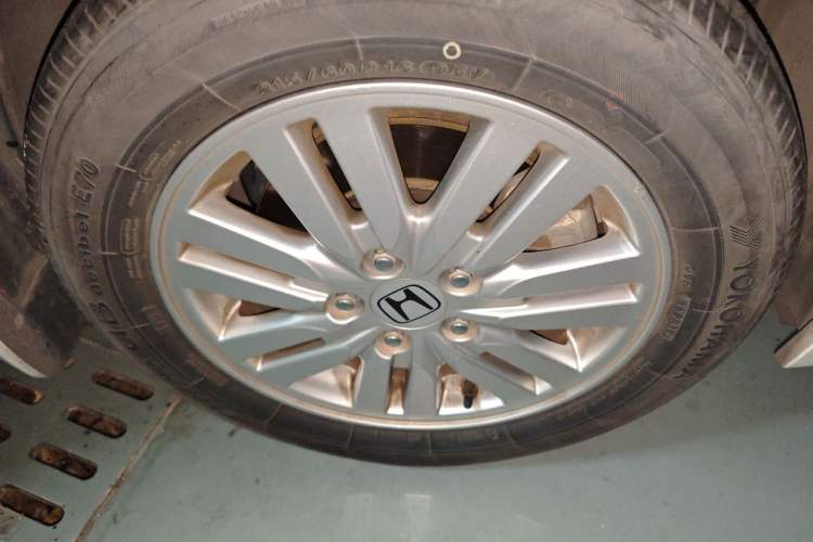 Used Honda Accord 2013 2.0L LX Right Front Wheel Hub