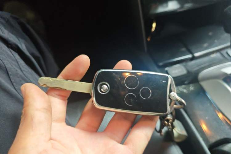 Used Honda Accord 2013 2.0L SE Vehicle Key