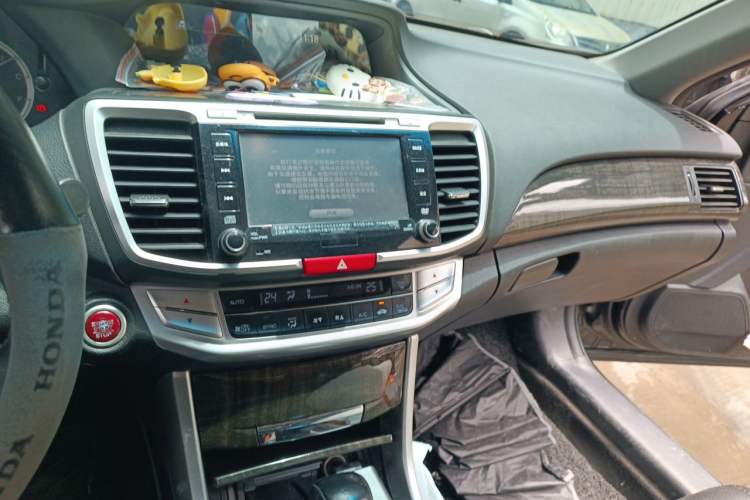 Used Honda Accord 2014 2.4L EXN Luxury Navigation Edition Audio And AC Panel