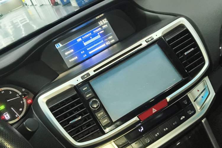 Used Honda Accord 2014 2.4L LX Comfort Edition Audio And AC Panel