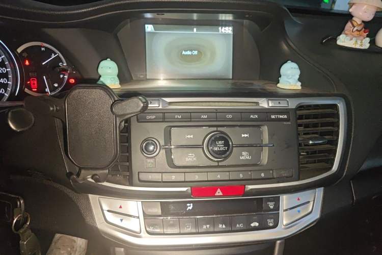 Used Honda Accord 2014 2.0L EX Luxury Edition Audio And AC Panel