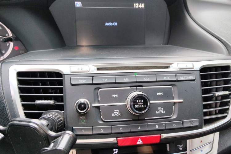 Used Honda Accord 2014 2.0L EX Luxury Edition Audio And AC Panel