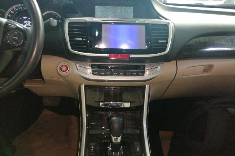 Used Honda Accord 2014 2.4L EX Luxury Edition Audio And AC Panel