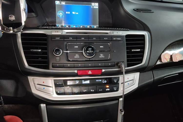 Used Honda Accord 2014 2.0L EX Luxury Edition Audio And AC Panel