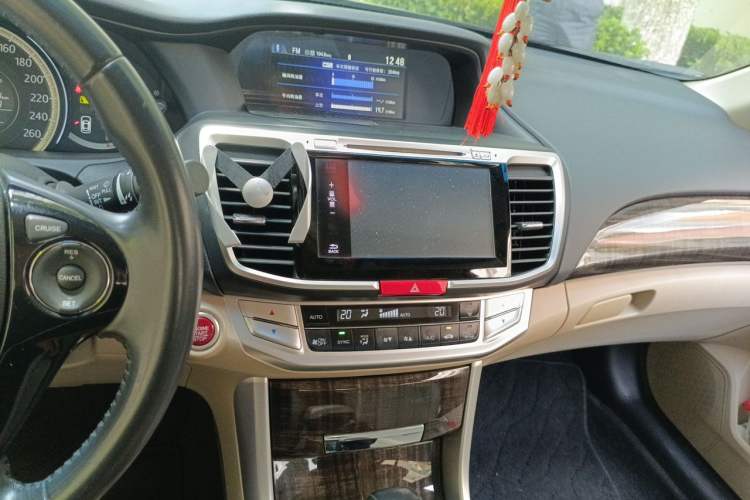 Used Honda Accord 2014 2.4L EX Luxury Edition Audio And AC Panel