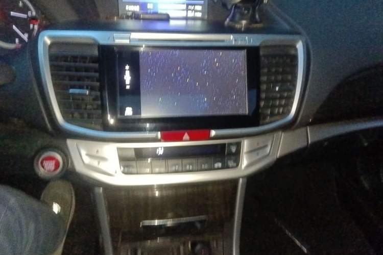 Used Honda Accord 2014 2.4L EX Luxury Edition Audio And AC Panel