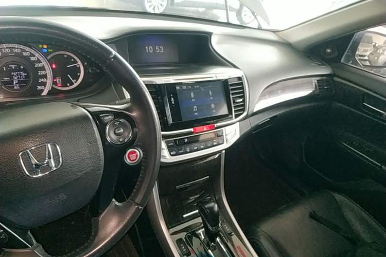 Used Honda Accord 2014 2.4L EX Luxury Edition Audio And AC Panel