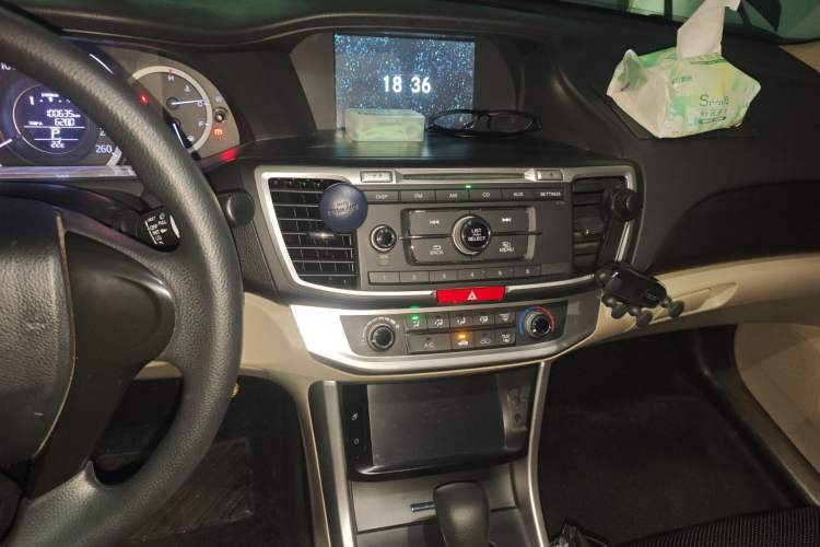Used Honda Accord 2014 2.0L LX Comfort Edition Audio And AC Panel