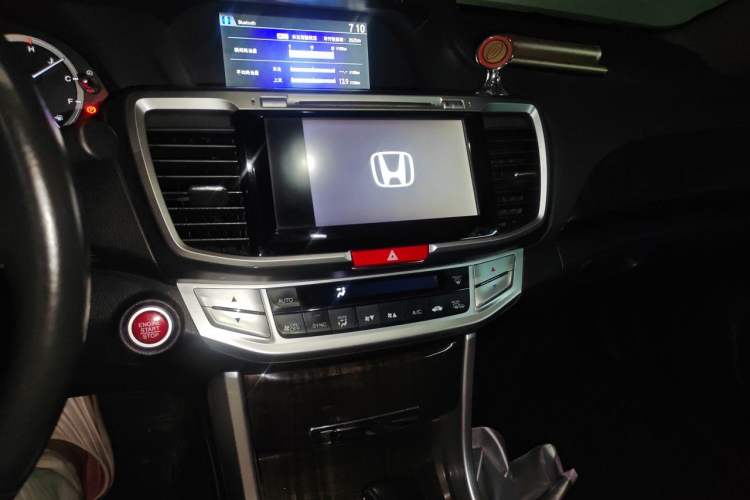 Used Honda Accord 2014 2.4L EX Luxury Edition Audio And AC Panel