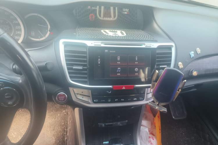 Used Honda Accord 2014 2.4L EX Luxury Edition Audio And AC Panel