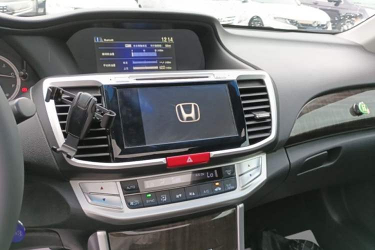Used Honda Accord 2014 2.4L LX Comfort Edition Audio And AC Panel