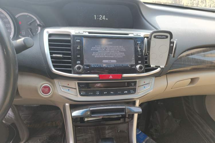 Used Honda Accord 2014 2.4L EXN Luxury Navigation Edition Audio And AC Panel