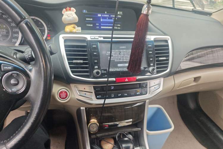 Used Honda Accord 2014 2.4L EX Luxury Edition Audio And AC Panel