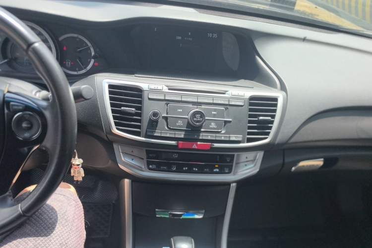 Used Honda Accord 2014 2.0L EX Luxury Edition Audio And AC Panel