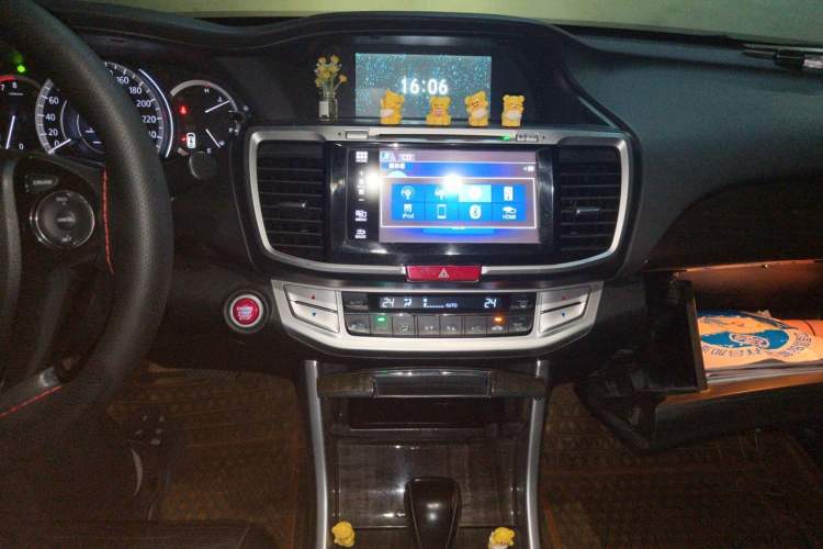 Used Honda Accord 2014 2.4L EX Luxury Edition Audio And AC Panel