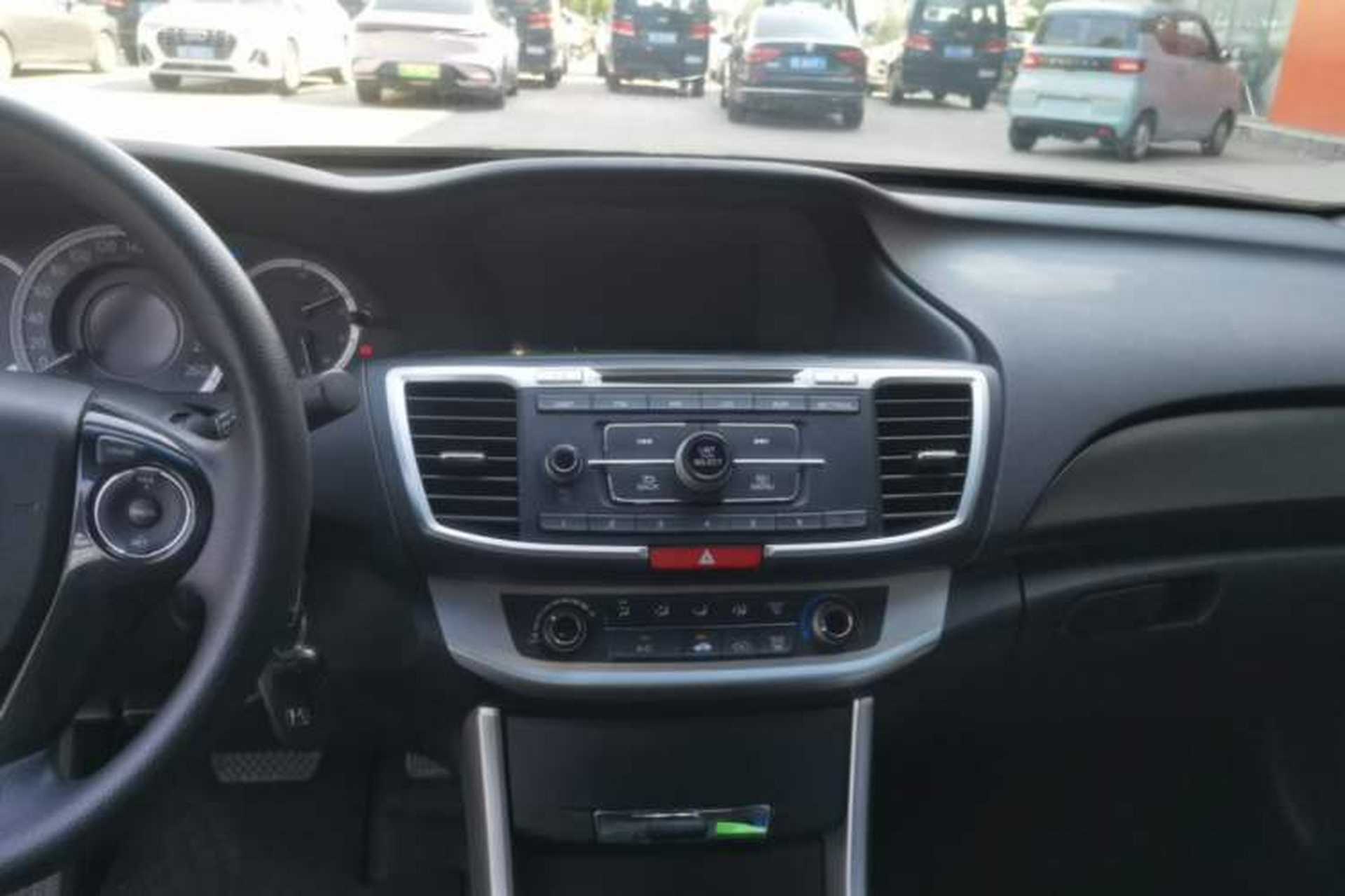 Used Honda Accord 2014 2.0L LX Comfort Edition Audio And AC Panel