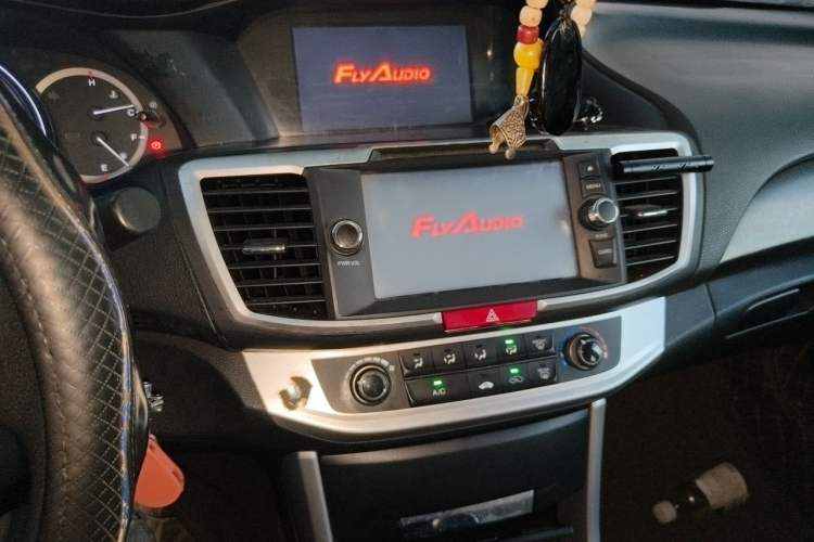 Used Honda Accord 2014 2.0L LX Comfort Edition Audio And AC Panel