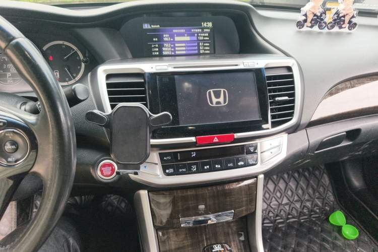 Used Honda Accord 2014 2.4L EX Luxury Edition Audio And AC Panel