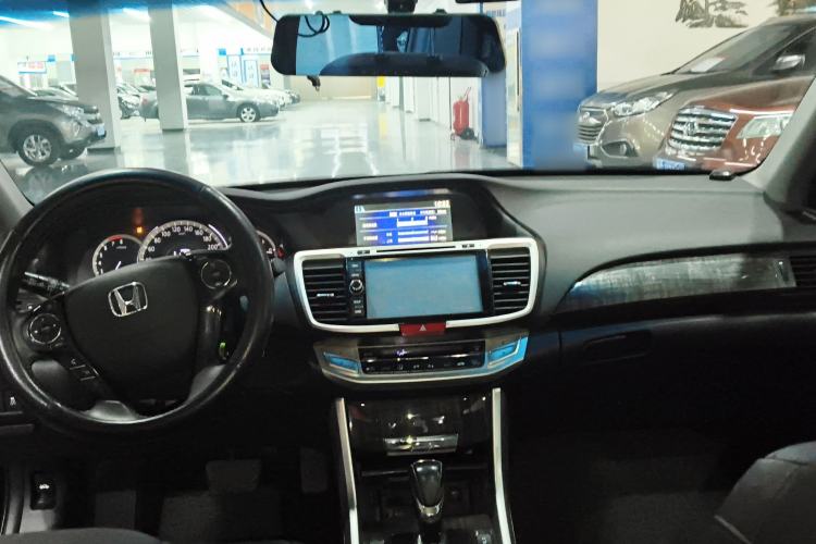 Used Honda Accord 2014 2.4L LX Comfort Edition Center Console