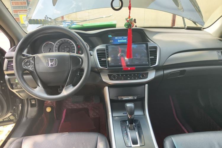 Used Honda Accord 2014 2.0L LX Comfort Edition Center Console