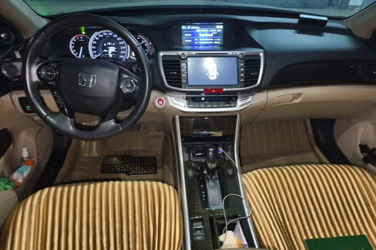 Used Honda Accord 2014 2.4L EXN Luxury Navigation Edition Center Console