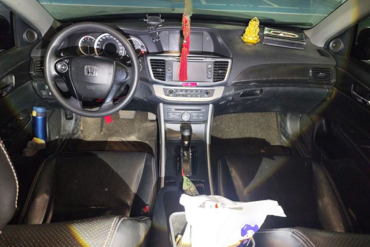 Used Honda Accord 2014 2.0L LX Comfort Edition Center Console