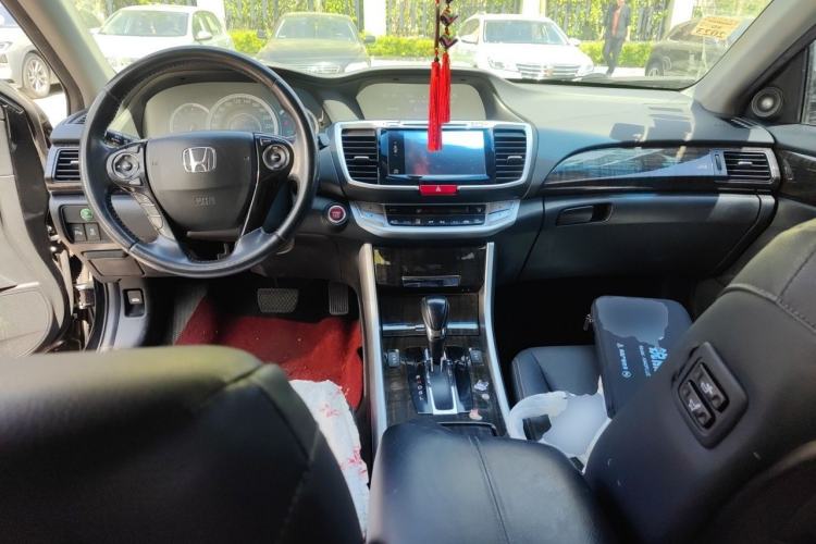 Used Honda Accord 2014 2.4L EX Luxury Edition Center Console