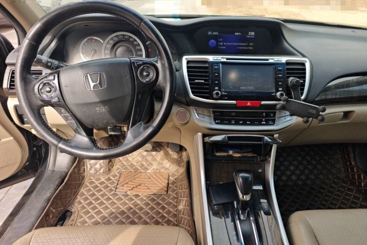 Used Honda Accord 2014 2.4L EX Luxury Edition Center Console