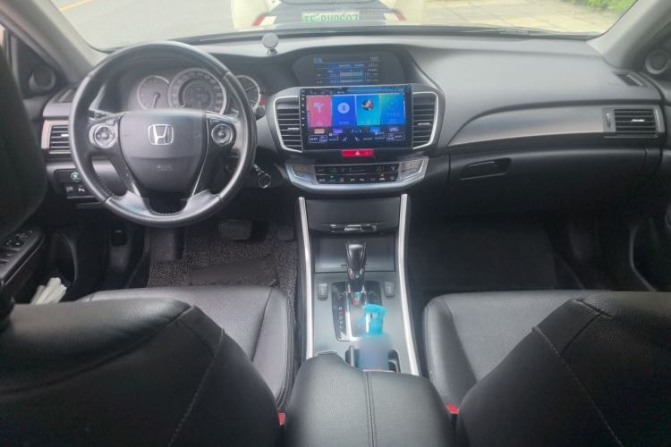 Used Honda Accord 2014 2.0L EX Luxury Edition Center Console