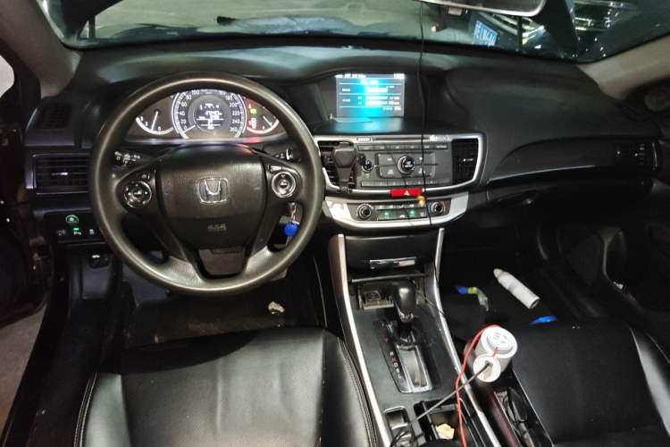 Used Honda Accord 2014 2.0L LX Comfort Edition Center Console