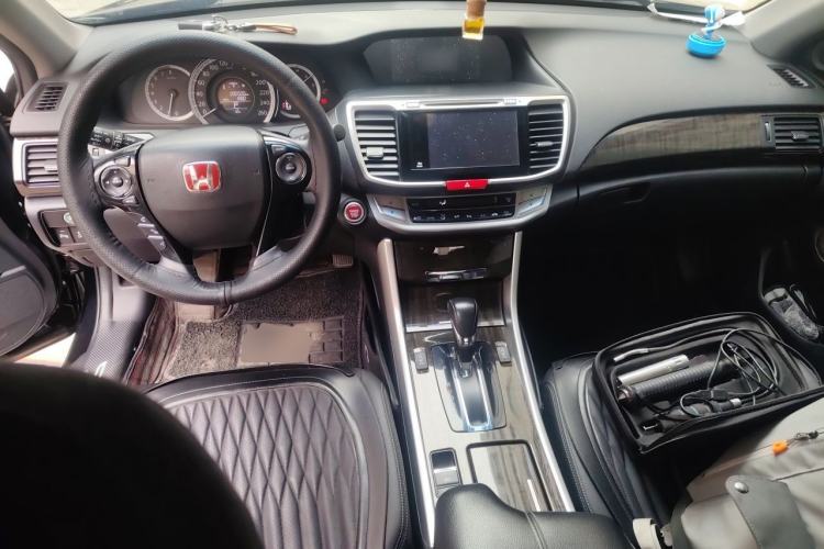 Used Honda Accord 2014 2.4L EX Luxury Edition Center Console
