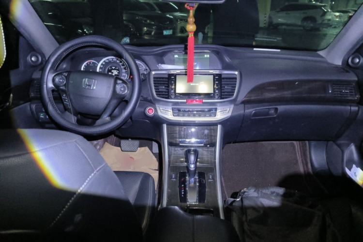 Used Honda Accord 2014 2.4L EX Luxury Edition Center Console