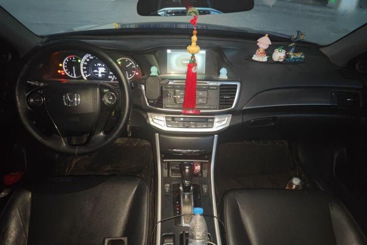Used Honda Accord 2014 2.0L EX Luxury Edition Center Console