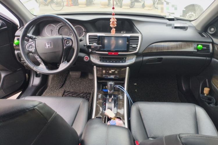 Used Honda Accord 2014 2.4L EX Luxury Edition Center Console