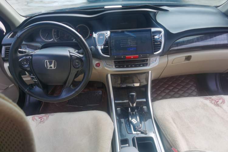 Used Honda Accord 2014 2.4L EX Luxury Edition Center Console