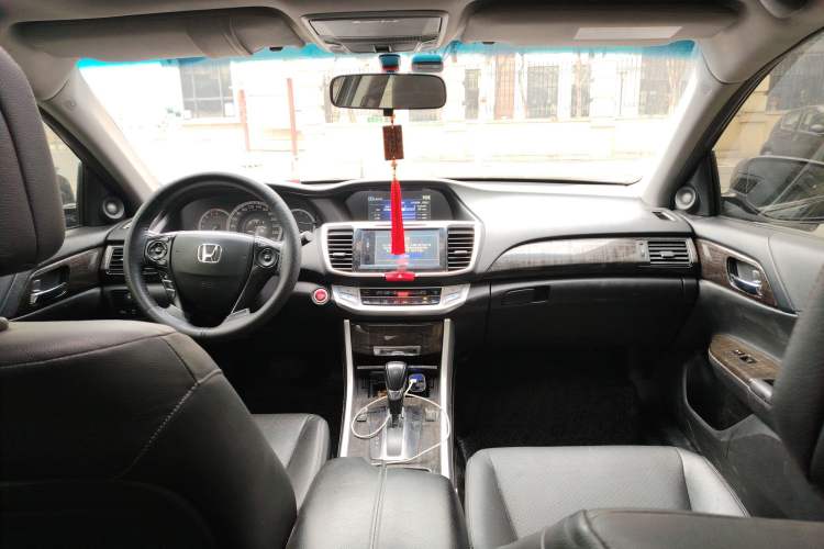 Used Honda Accord 2014 2.4L EX Luxury Edition Center Console