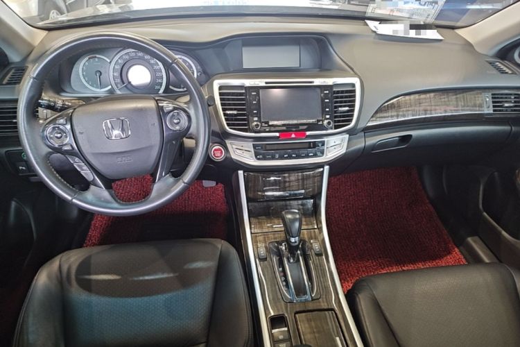 Used Honda Accord 2014 2.4L EXN Luxury Navigation Edition Center Console