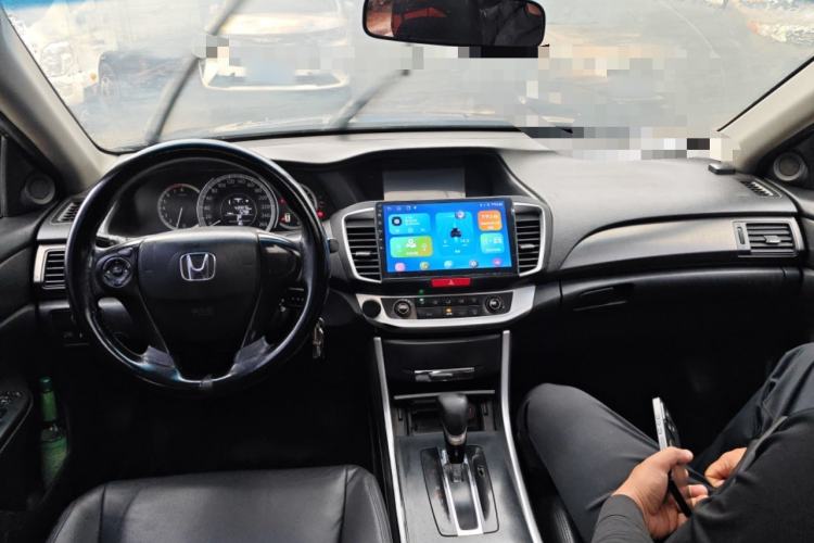 Used Honda Accord 2014 2.0L LX Comfort Edition Center Console