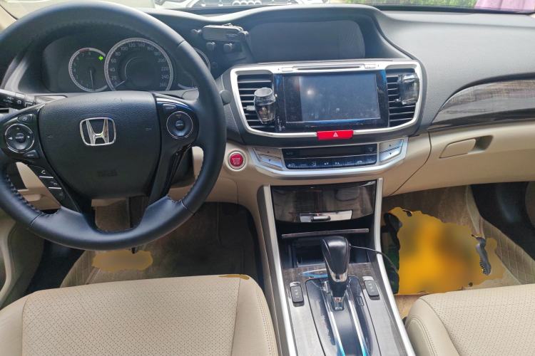 Used Honda Accord 2014 2.4L EX Luxury Edition Center Console