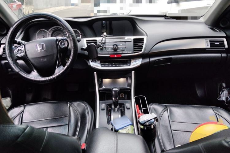 Used Honda Accord 2014 2.0L EX Luxury Edition Center Console