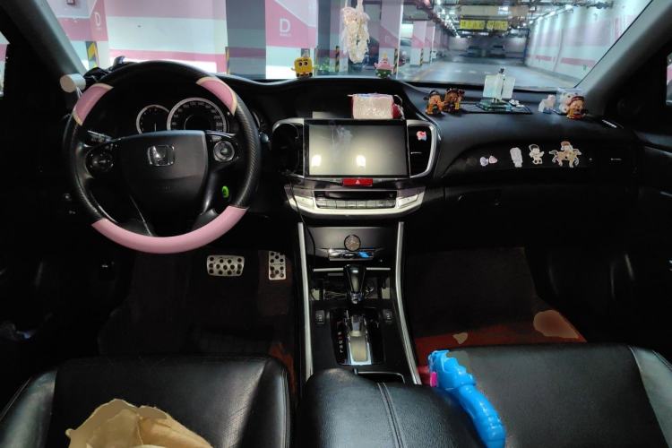 Used Honda Accord 2014 2.0L EX Luxury Edition Center Console