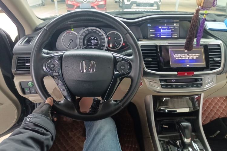 Used Honda Accord 2014 2.4L EX Luxury Edition Center Console