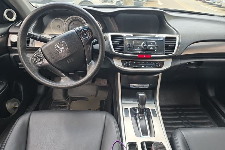 Used Honda Accord 2014 2.0L LX Comfort Edition Center Console